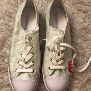 Fiberglass/ Mouse white converse